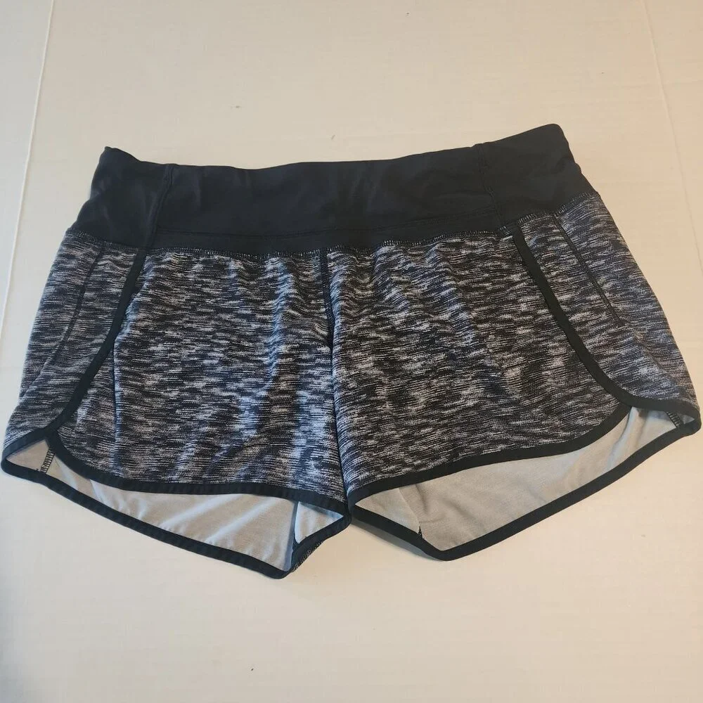 Lululemon Run Times Shorts in gray black sz 8 women 4